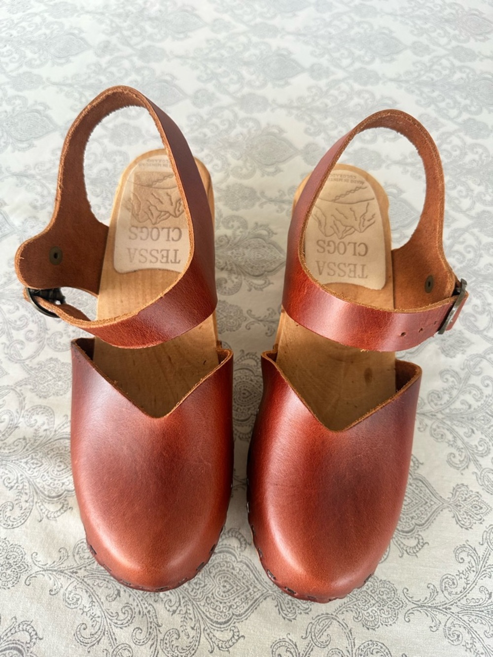 Tessa Clogs Traditional Heel Closed Toe Leather Sandals size 38. 7-7.5US